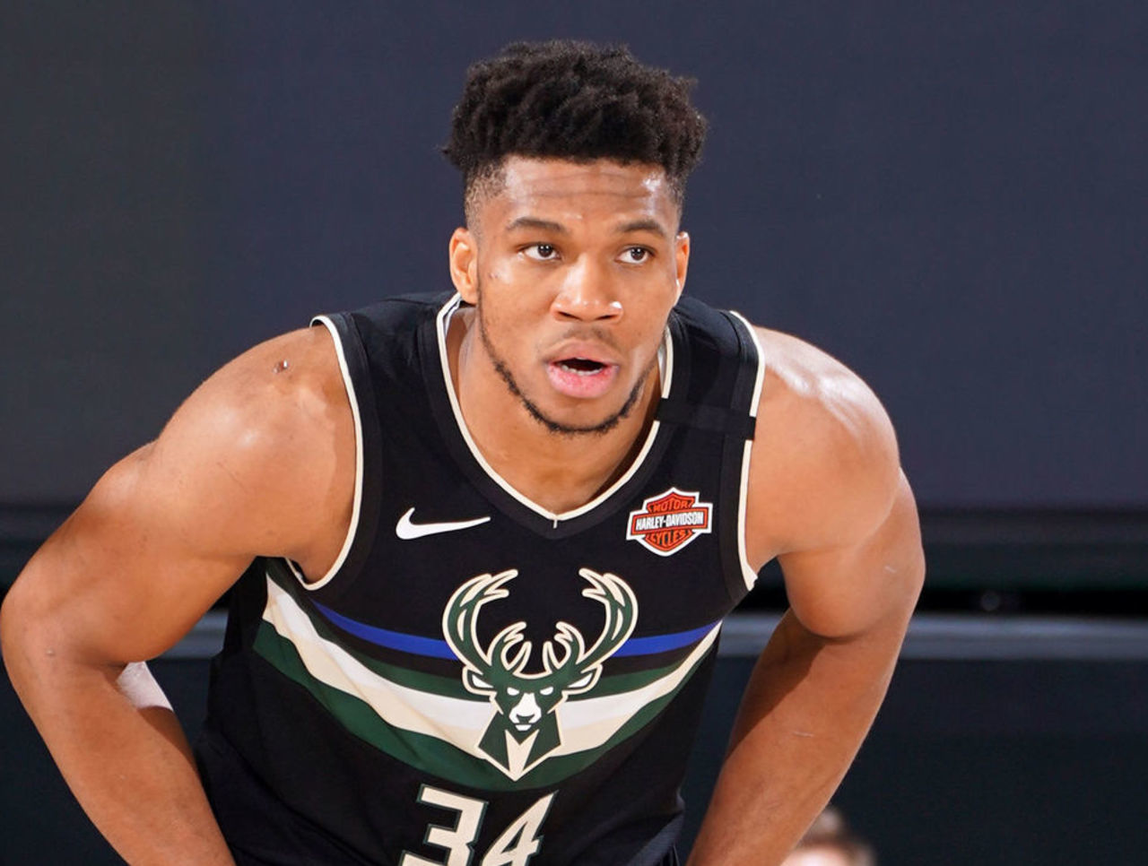 追赶势头依 追赶势头依